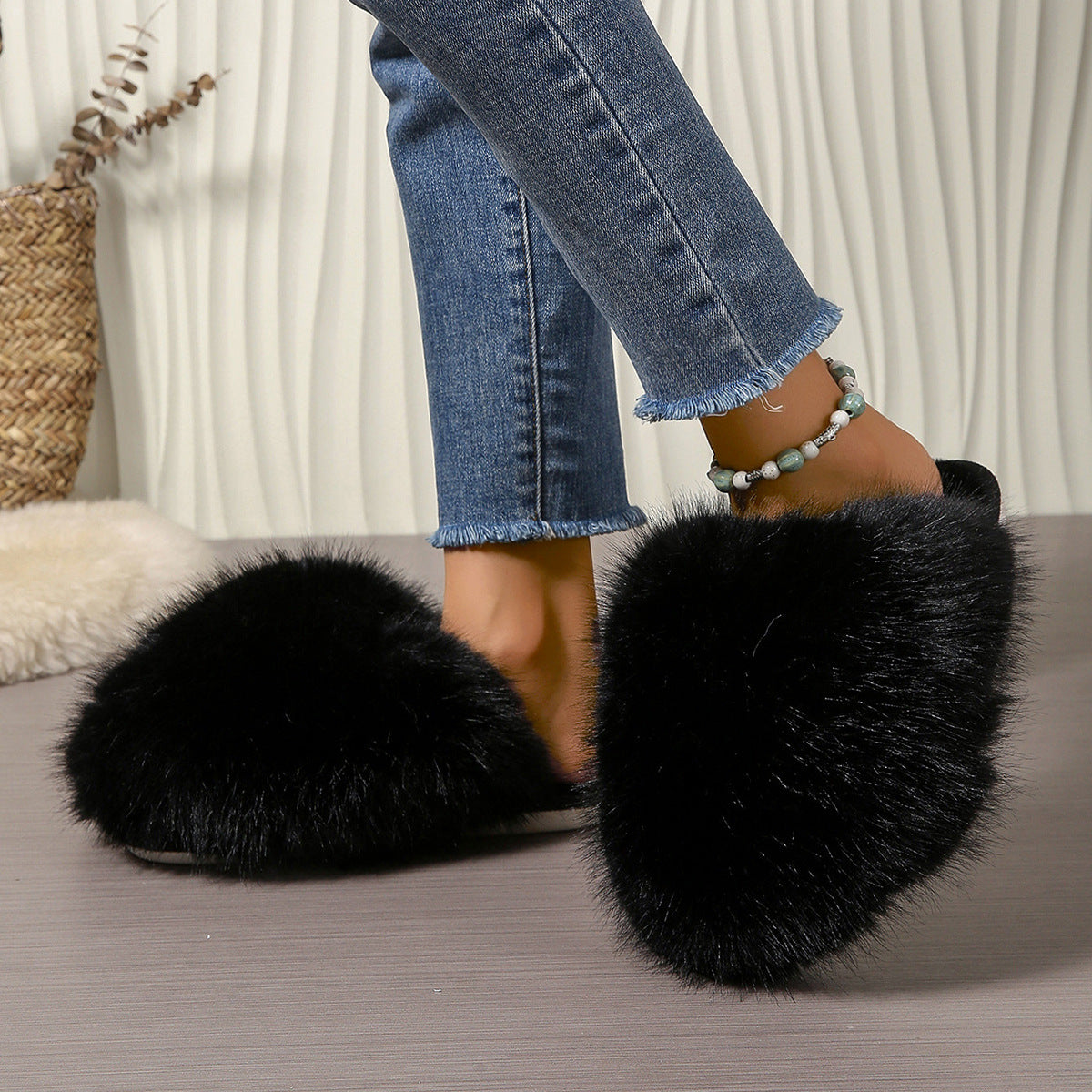 Vesari™ Fluffy Plush Slippers