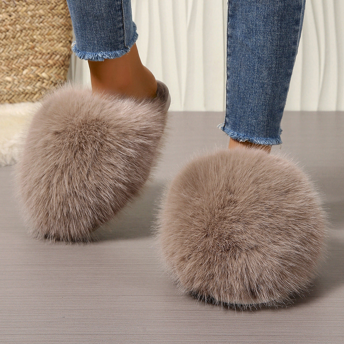 Vesari™ Fluffy Plush Slippers